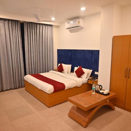 Hotel Lake View Chandīgarh Eksteriør bilde
