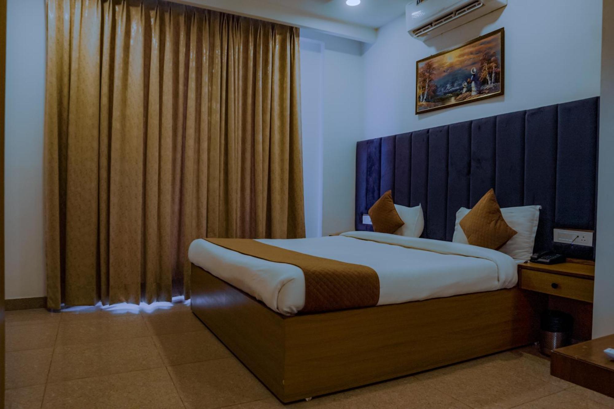 Hotel Lake View Chandīgarh Eksteriør bilde